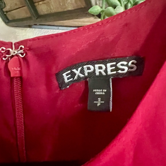 EUC Express Peplum Red Blouse Size Small - Picture 5 of 15